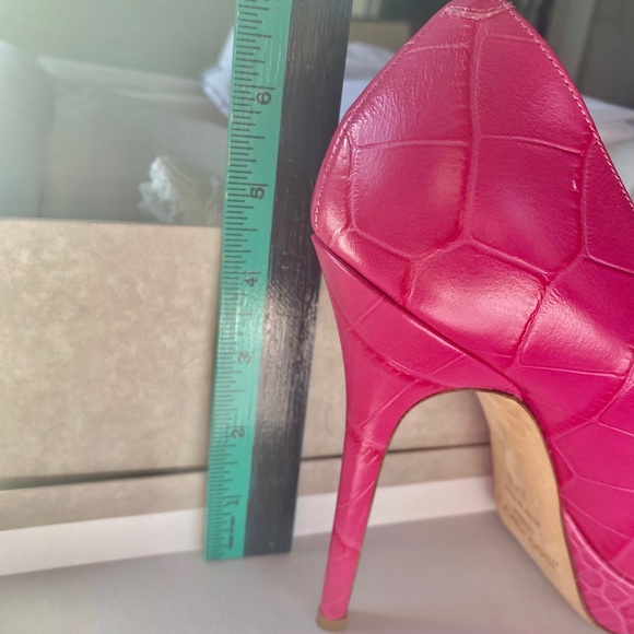 Shoes - Picture 12 of 12